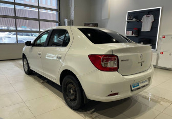 Подержанный автомобиль Renault Logan Sedan 2015 года (6 фото)