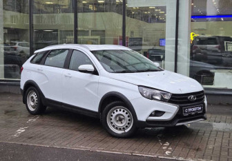 Подержанный автомобиль LADA (ВАЗ) Vesta Wagon 2019 года (3 фото)