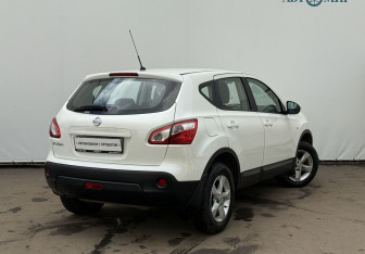 Подержанный автомобиль Nissan Qashqai 2013 года (5 фото)