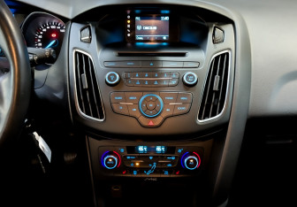 Подержанный автомобиль Ford Focus Hatchback 2018 года (15 фото)