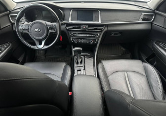 Подержанный автомобиль Kia Optima Sedan 2018 года (11 фото)