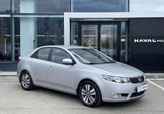 Подержанный автомобиль Kia Cerato Sedan 2012 года (3 фото)