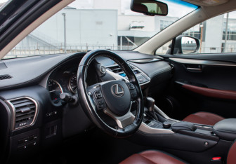 Подержанный автомобиль Lexus NX 2016 года (9 фото)