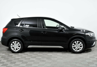 Подержанный автомобиль Suzuki SX4 Hatchback 2018 года (4 фото)