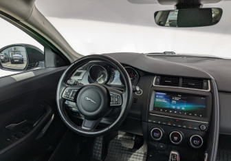 Подержанный автомобиль Jaguar E-Pace 2020 года (13 фото)