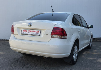 Подержанный автомобиль Volkswagen Polo Sedan 2013 года (5 фото)