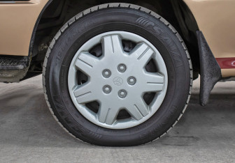 Подержанный автомобиль Toyota HiAce 2002 года (22 фото)