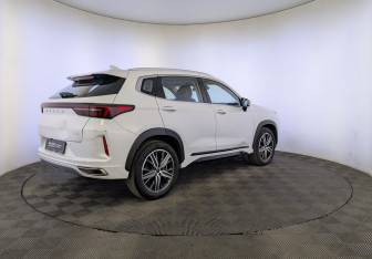 Подержанный автомобиль Exeed LX 2022 года (5 фото)