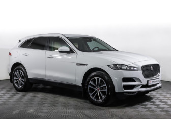 Подержанный автомобиль Jaguar F-Pace 2017 года (3 фото)