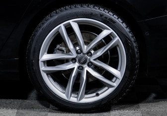 Подержанный автомобиль Audi A6 Sedan 2019 года (15 фото)