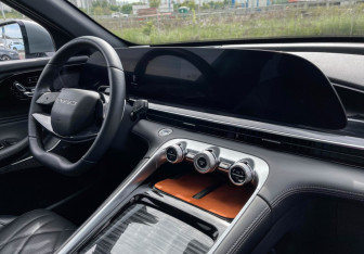Подержанный автомобиль Exeed RX 2023 года (9 фото)