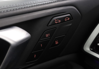 Подержанный автомобиль BMW X6 M 2022 года (19 фото)