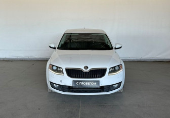 Подержанный автомобиль Skoda Octavia Liftback 2016 года (2 фото)