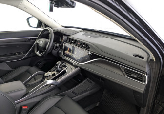 Подержанный автомобиль Geely Atlas Pro 2023 года (11 фото)