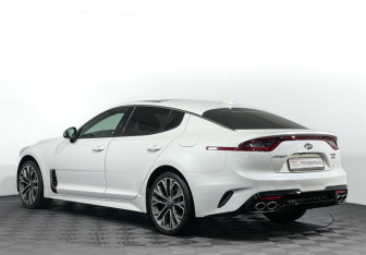 Подержанный автомобиль Kia Stinger 2019 года (7 фото)
