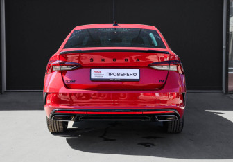 Подержанный автомобиль Skoda Octavia RS Liftback 2022 года (5 фото)