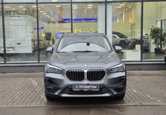 Подержанный автомобиль BMW X1 2020 года (2 фото)