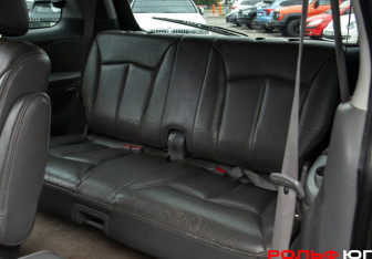 Подержанный автомобиль Mazda MPV 2004 года (9 фото)