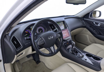 Подержанный автомобиль Infiniti Q50 2014 года (16 фото)