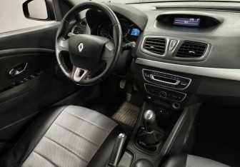 Подержанный автомобиль Renault Megane Hatchback 2012 года (10 фото)