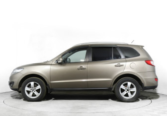 Подержанный автомобиль Hyundai Santa Fe 2010 года (8 фото)