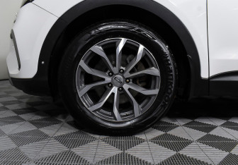 Подержанный автомобиль Hyundai Santa Fe 2017 года (7 фото)