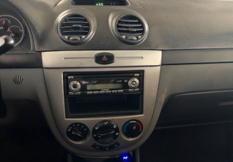Подержанный автомобиль Chevrolet Lacetti Hatchback 2006 года (14 фото)