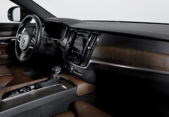 Подержанный автомобиль Volvo V90 Cross Country 2021 года (9 фото)