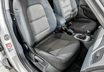 Подержанный автомобиль Audi Q3 2015 года (23 фото)