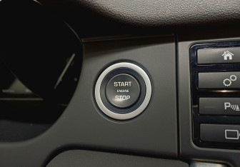 Подержанный автомобиль Land Rover Discovery Sport 2018 года (17 фото)