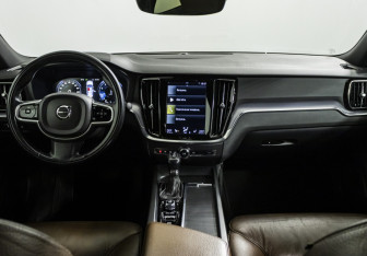 Подержанный автомобиль Volvo S60 2020 года (13 фото)