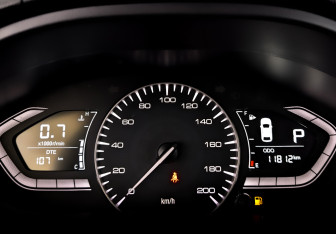 Подержанный автомобиль Changan Alsvin 2023 года (13 фото)