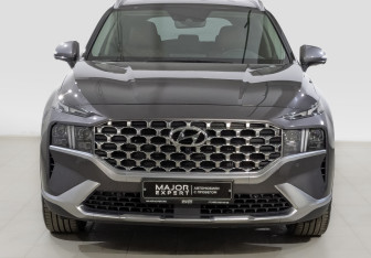 Подержанный автомобиль Hyundai Santa Fe 2022 года (2 фото)