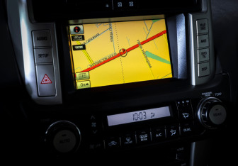 Подержанный автомобиль Toyota Land Cruiser Prado 2009 года (15 фото)