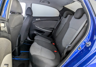 Подержанный автомобиль Hyundai Solaris Sedan 2012 года (12 фото)
