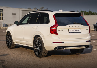 Подержанный автомобиль Volvo XC90 2019 года (7 фото)