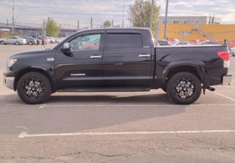 Подержанный автомобиль Toyota Tundra 2013 года (8 фото)