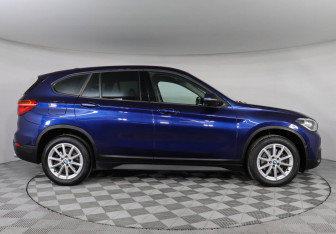 Подержанный автомобиль BMW X1 2018 года (6 фото)