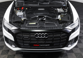 Подержанный автомобиль Audi Q8 2019 года (9 фото)