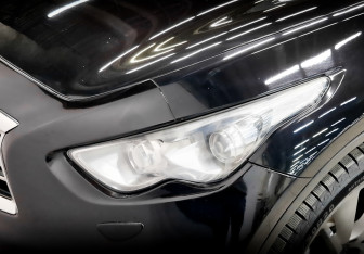 Подержанный автомобиль Infiniti QX70 2013 года (17 фото)