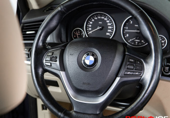 Подержанный автомобиль BMW X3 2013 года (15 фото)