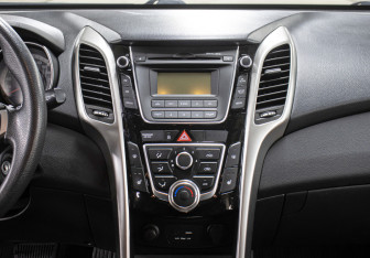 Подержанный автомобиль Hyundai i30 Hatchback 2015 года (15 фото)