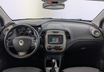 Подержанный автомобиль Renault Kaptur 2016 года (14 фото)