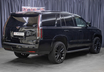 Подержанный автомобиль Cadillac Escalade Suv 2019 года (5 фото)