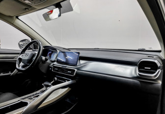 Подержанный автомобиль Geely Coolray 2022 года (11 фото)