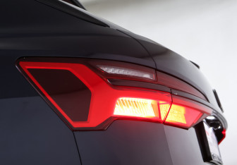 Подержанный автомобиль Audi A6 Wagon 2018 года (23 фото)