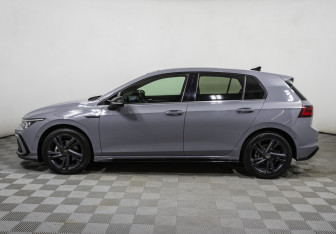Подержанный автомобиль Volkswagen Golf Hatchback 2021 года (8 фото)