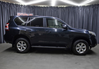 Подержанный автомобиль Toyota Land Cruiser Prado 2017 года (4 фото)