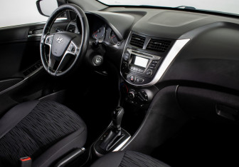 Подержанный автомобиль Hyundai Solaris Sedan 2015 года (9 фото)