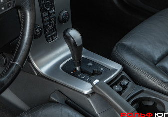 Подержанный автомобиль Volvo S40 2006 года (14 фото)
